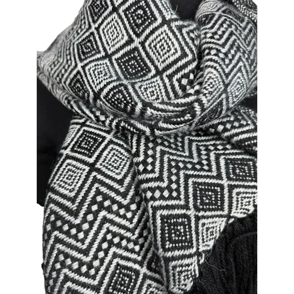Vintage Peruvian Alpaca Wool Black White Diamond Chevron Fringe Scarf